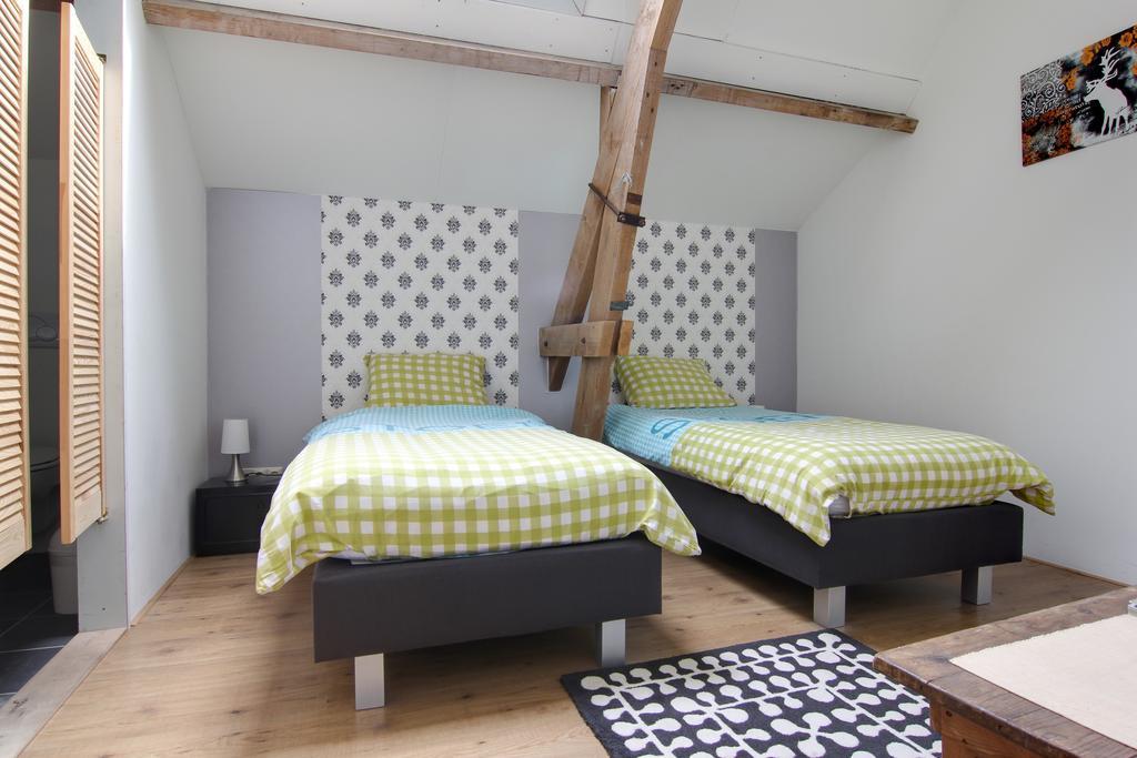 D'N Twist Bed & Breakfast Overloon Екстериор снимка